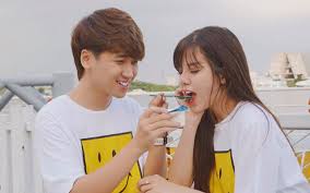 Huy tuấn, tên đầy đủ là bùi huy tuấn, sinh ngày 17 tháng 9 năm 1970 ở hạ long, quảng ninh, là nhạc sĩ, nhà sản xuất âm nhạc, giám đốc âm nhạc của việt nam. Bdjlxpw2dxrvvm