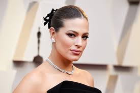 Sieh dir online die ashley plays with herself in the bathroom bei youporn.com an. Ashley Graham Posts Naked Bathroom Selfie And Proudly Shows Off Stretch Marks