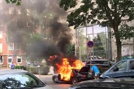 Eine massive explosion sorgt in hamburg am frühen montagmorgen für einen großeinsatz. Erneuter Autobrand In Eimsbuttel Eimsbutteler Nachrichten