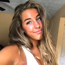 Erin Kenney (@eriinkenney)