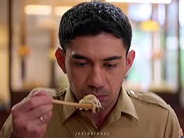 Film Pasutri Gaje Adegan Ciuman