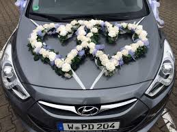 Das auto des brautpaares soll man schon von weitem erkennen. Blumen Sanders Hochzeit Autodeko