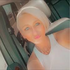 Amanda Eastin's Instagram, Twitter & Facebook