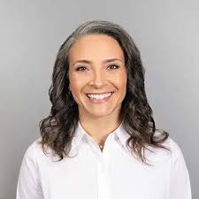 Amanda Tinkle's Instagram, Twitter & Facebook