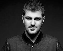 Andrea Oliva's Instagram, Twitter & Facebook