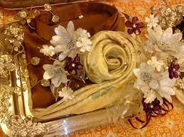 Cara membuat hantaran baju tidur piyama ini sangat mudah dan simple untuk cara membuat nya ya. My Wedding Hantaran Baju Melayu Sampin Unique Wedding Gifts Diy Wedding Decorations Wedding Gifts