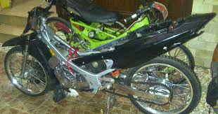 Adakalanya modifikasi velg jari jari terutama pada motor jenis sport fairing seperti honda tak ada paksaan dalam menulis, karena menulis itu seperti mengalir. Codot Modifikasi Motor Download Kumpulan 81 Gambar Motor Drag Satria R Terlengkap