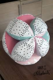 Comme, en l'occurrence, un article couverture pour bebe moins cher neuf ou d'occasion à choisir et commander parmi les 2262 références disponibles dans notre catalogue en ligne. Diy Couture Pour Bebe Une Balle De Prehension Montessori Tuto Nous Et Les Minibouts