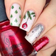 If you like glitter this is a pretty. 70 Festive Christmas Nail Art Ideas For Creative Juice