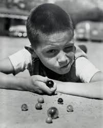 Memories of playing marbles in childhood