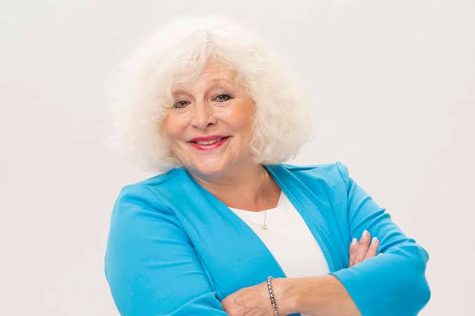 Luisa Albinoni íntima: los prejuicios por ser popular, su vínculo con Menem  y Porcel, y el amor a los 74 años – Diario de Cultura