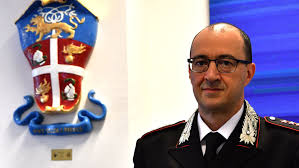 Dell'utri risponde che anche lui è contento e che qualcuno serio ancora c'è. Il Nuovo Comandante Provinciale Dei Carabinieri De Donno Si Presenta Alla Citta