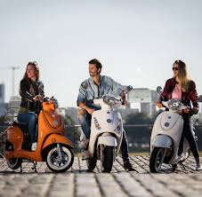 Kaufvertrag roller kaufvertrag über ein gebrauchtes mofa moped zwischen privatleuten. Elektroroller Das Ist Beim Kauf Eines E Scooters Wichtig Welt