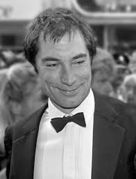 Timothy Dalton — Wikipédia