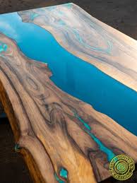 Live Edge River Dining Table With Turquoise Glowing Resin Table A Manger Table De Resine Resine Epoxy Bois