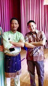 Get in touch with amrin amin (@amrinamin) — 760 answers, 757 likes. Amrin Amin Brothers From Different Parents With Facebook