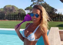 Jun 13, 2021 jun 13, 2021 by the irish times. Laura Figueiredo Usa Biquini Igual Ao Da Filha So Amor