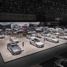 Mercedes Benz Messeauftritt Genf 2018 Lichtgestaltung Mercedes Benz Benz Booth Design