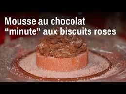 Recette De Chef Mousse Au Chocolat Minute Aux Biscuits Roses Youtube