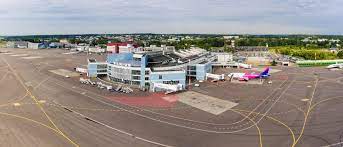 It is the largest of the three commercial airports in lithuania by passenger traffic. Vilnius Airport Signs With Airport Coordination Uk To Manage Its Slots Airline News