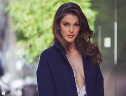 L'ancienne miss france et miss univers 2016 songe de plus en plus à devenir maman. Miss Univers Iris Mittenaere Devant L Objectif Du Photographe Breton Eloan Anquez Actu