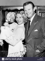 Alan Hale Jr Right And His First Wife Bettina Hale With Their Daughter Lana Hale January 1953 Stock Photo Alan Hale Jr Old Hollywood Stars Daughter