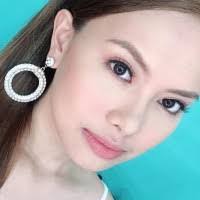 Alexis Ronquillo's Instagram, Twitter & Facebook