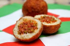 Voici Une Recette D Arancini Siciliens De Maniere Traditionnelle On Pourra Ajouter Une Dosette De Safran En Poudre Dans Le Italiaanse Recepten Recepten Koken