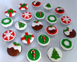Christmas Cupcakes For Meals On Wheels Christmas Cupcakes Decoration Christmas Cake Decorations Christmas Cupcakes