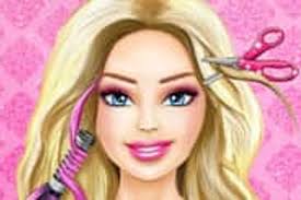 En los juegos de barbie que hemos seleccionado para ti podrás jugar a vestirla para diferentes ocasiones, elegir su maquillaje, pasar con ella un día en el spa o cambiar su famosísima melena rubia. Barbie Real Haircuts Juego Online Juega Ahora Clavejuegos Com