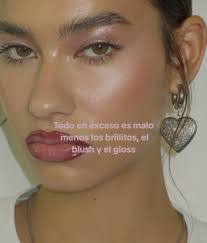 Jaqui Moreno's Instagram, Twitter & Facebook