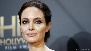 ما لا تعرفه عن انجلينا جولي. Ø­ØªÙ‰ ÙÙŠ Ø§Ù„Ù…Ø±Ø¶ Ø£Ù†Ø¬Ù„ÙŠÙ†Ø§ Ø¬ÙˆÙ„ÙŠ ØªØ¤Ø«Ø± ÙÙŠ Ø§Ù„Ù†Ø§Ø³ Ù…Ù†ÙˆØ¹Ø§Øª Ù†Ø§ÙØ°Ø© Dw Ø¹Ø±Ø¨ÙŠØ© Ø¹Ù„Ù‰ Ø­ÙŠØ§Ø© Ø§Ù„Ù…Ø´Ø§Ù‡ÙŠØ± ÙˆØ§Ù„Ø£Ø­Ø¯Ø§Ø« Ø§Ù„Ø·Ø±ÙŠÙØ© Dw 26 10 2017