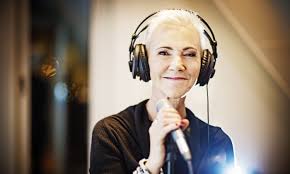 Según confirmaron los representantes de la artista, esta falleció a consecuencia de un cáncer. Roxette Singer Marie Fredriksson Dies Aged 61 Music The Guardian