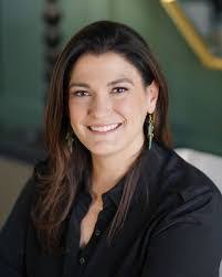 Julie Otis's Instagram, Twitter & Facebook