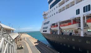 Ms vasco da gama cruise ship all pictures, ship details & ratings 1,150 passengers book a cruise on the vasco da gama now! Cruise Ship On Standby For Kangaroo Island Evacuation Glam Adelaide