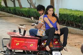 Three roommates get into trouble over a missing bike and a stolen bike, which, intriguingly, could be the answer to their problems. Thanni Vandi Movie Stills Hd Umapathy Samskruthy New Movie Posters