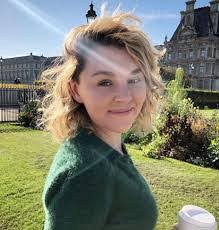 Katie Becker's Instagram, Twitter & Facebook