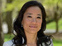 Elisa Rush's Instagram, Twitter & Facebook