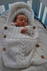 diese niedlichen babyschlafsacke sind soooo suss 12 ideen zum selbermachen babyschlafsack stricken babystrickbekleidung schlafsack baby