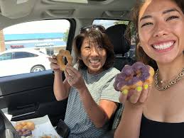 No tiene instrucciones para curarla, basta una lavada con jabón suave y agua tibia antes de usarla por primera vez. Pon De Ring Donut Mochi Donut Our Food By Mom