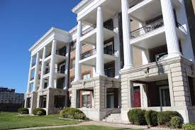 Rentlingo is your trusted apartment finder. Lincrest Apartments Kansas City Mo