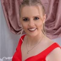 Jessica Siebert's Instagram, Twitter & Facebook