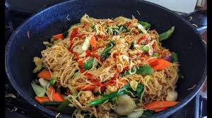 Instructions · cook noodles in surplus water till al dente. How To Make Stir Fried Chicken Vegetable Egg Noodles Lao Food Home Made By Kaysone Youtube