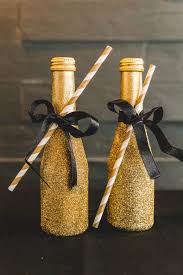 Styled Shoot Urban Chic Gold Schwarz Location Level 12 Heidelberg Germany In 2020 Geschenke Zur Goldenen Hochzeit Diamantene Hochzeit Goldene Hochzeit