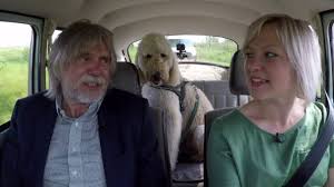 Johan derksen is al een aantal jaar niet meer op vakantie geweest. Toeren Met Johan Derksen Zijn Hond Toer De Loes Aflevering 3 Rtv Drenthe Youtube