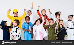 Resultado de imagem para IMAGENS DE CRIANÃ‡A ROUPAS DE PROFISSÃ•ES