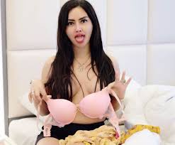 Vcan sama mami sisca mellyana, babang tamvam kaget vc sama mami pemersatu bangsa, kumpulan video mami sisca mami sisca, tante siska tak sadar hottnya, wowww mami sisca lagi buka bukaan gaissss part 17 tantesisca, obrolan hot bareng mami sisca dan jess amalia auto tegang cek mantap. Tante Siska Home Facebook