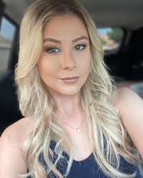 Wendy Lemons's Instagram, Twitter & Facebook