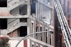 A huge explosion rocked the centre of the spanish capital on wednesday, damaging buildings and leaving at least two people dead. Aumentan A Cuatro Los Fallecidos En La Explosion De La Residencia Sacerdotal En Madrid Que Deja Una Decena De Heridos