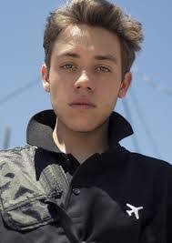 Seth Sparrow's Instagram, Twitter & Facebook